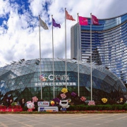 昆明花之城亲子房1晚+双早+FUN星球亲子乐园