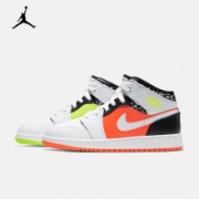 20日0点：Air Jordan 1 Mid (GS) 554725 大童运动鞋