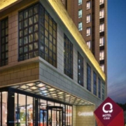 含2大1小迪士尼接送！上海浦东绿地铂骊Q酒店2晚 含早餐