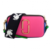 MARC JACOBS 马克·雅可布 女士SNAPSHOT系列 珊粉色 多色拼接 牛皮小相机包 M0012007951