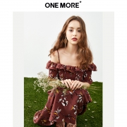 ONEMORE A1WA9204B15 女士一字肩碎花连衣裙