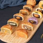 鲜品屋 广式+苏式月饼 10饼9味 740g