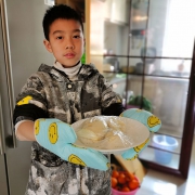 硅胶防滑，可水洗：悦女郎 家用微波炉防烫隔热手套