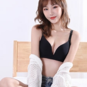 优比狐  一片式无痕无钢圈聚拢内衣