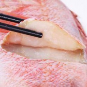 限地区：鲁参岛 红石斑鱼 去麟去腮 去内脏 （900g，两条鱼）