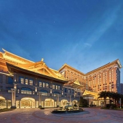 厦门集美湖豪生大酒店 亲子房1晚（含早餐+迷你吧畅饮+欢乐天地畅玩）