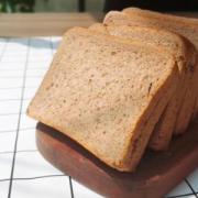 初香小品 全麦面包1kg