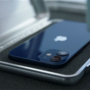 聚晚报：华为Mate 40 Pro价格曝光  /  iPhone 12双卡模式下无法使用5G  /  11月起全国高速将统一限速
