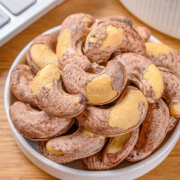 盐焗炭烧虎皮腰果仁原味坚果