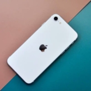 10点：iPhone SE 苹果手机 春季新品 64G