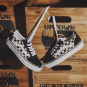 双11预售：Vans 范斯 黑白潮流棋盘格 侧边条纹 女鞋运动鞋 VN0A3IUN5GX