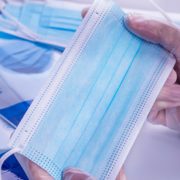 械字号认证！青年医生 一次性医用外科口罩 100只