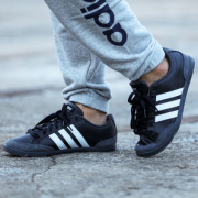 adidas 阿迪达斯 CAFLAIRE 男子网球鞋 233元包邮（需用券）