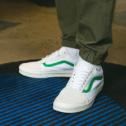 11日0点、双11预告：Vans 范斯 小白鞋男鞋女鞋 VN0003Z6IL4