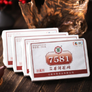 4.9分，标杆熟茶：250克 中茶牌 7581 云南普洱砖茶