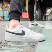 NIKE 耐克 CD5463 COURT 男款运动鞋