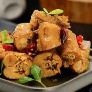 拍三份540g！双冠王锁鲜甜辣鸭脖