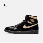 30号9点：AIR JORDAN 1 RETRO HIGH OG 555088-041 男子篮球鞋