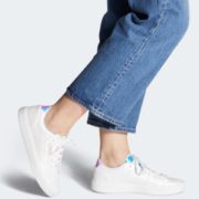 国内799元！ADIDAS阿迪达斯 女款 SLEEK 镭射小白鞋