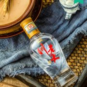 某猫U先！LUZHOULAOJIAO 泸州老窖 川老大 2017年52度 浓香型小酒100ml