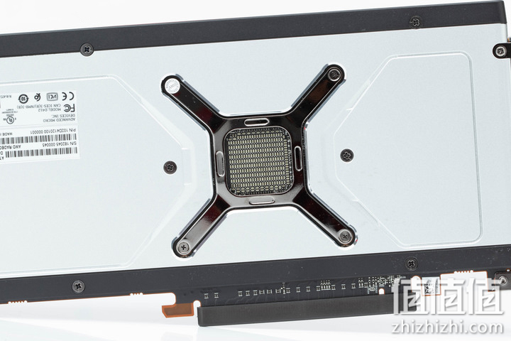 AMD Radeon RX6900XT公版显卡为中央镂空设计