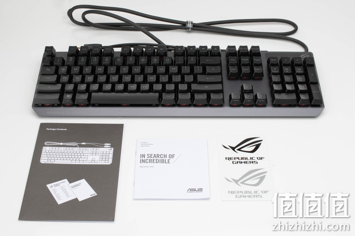 ROG STRIX SCOPE RX游戏机械键盘和说明书等