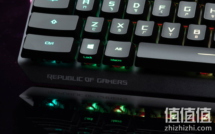 ROG STRIX SCOPE RX游戏机械键盘按键细节