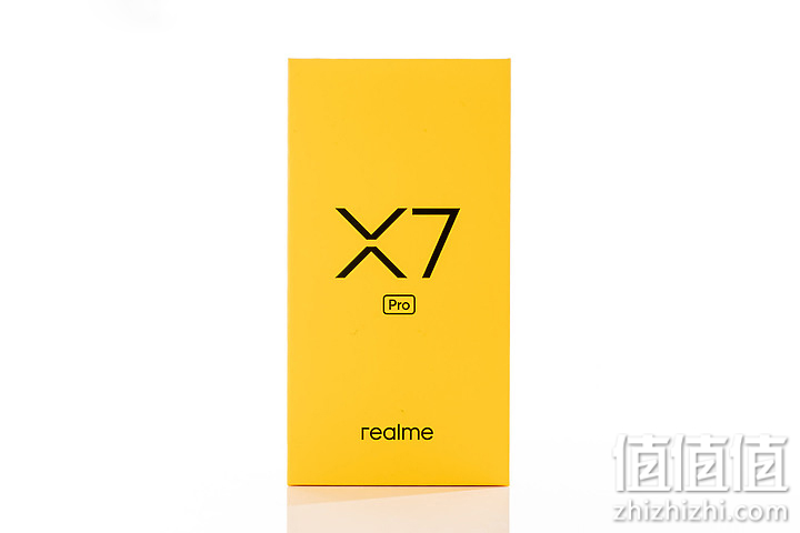 Realme 真我 X7 Pro 5G手机包装盒