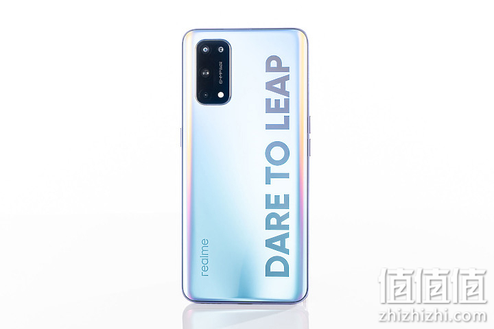 Realme 真我 X7 Pro 5G手机背部色彩