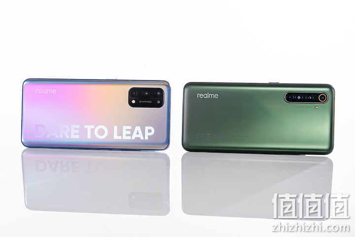 Realme 真我 X7 Pro 5G手机与 X50 Pro