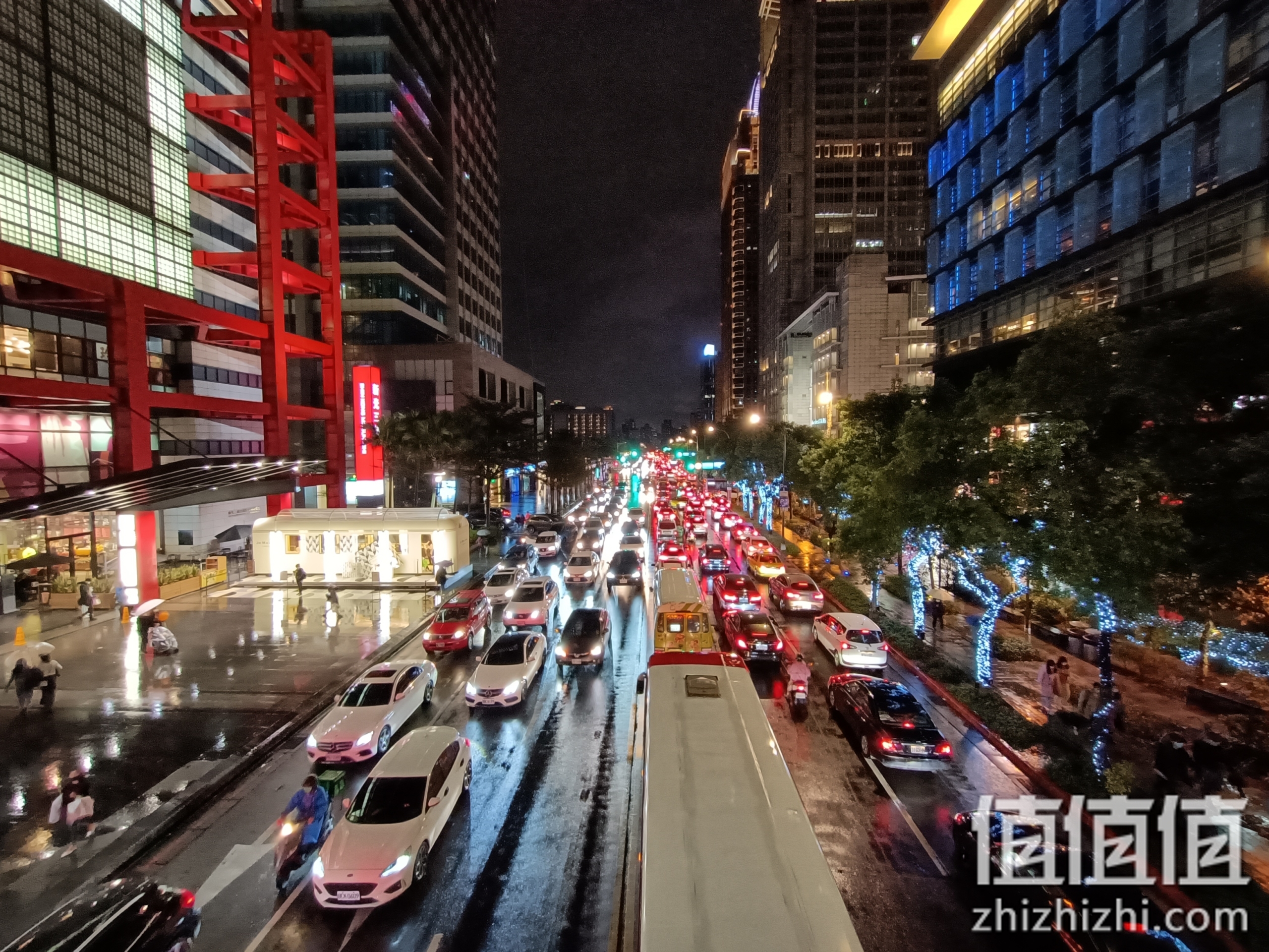 Realme 真我 X7 Pro 夜景样张
