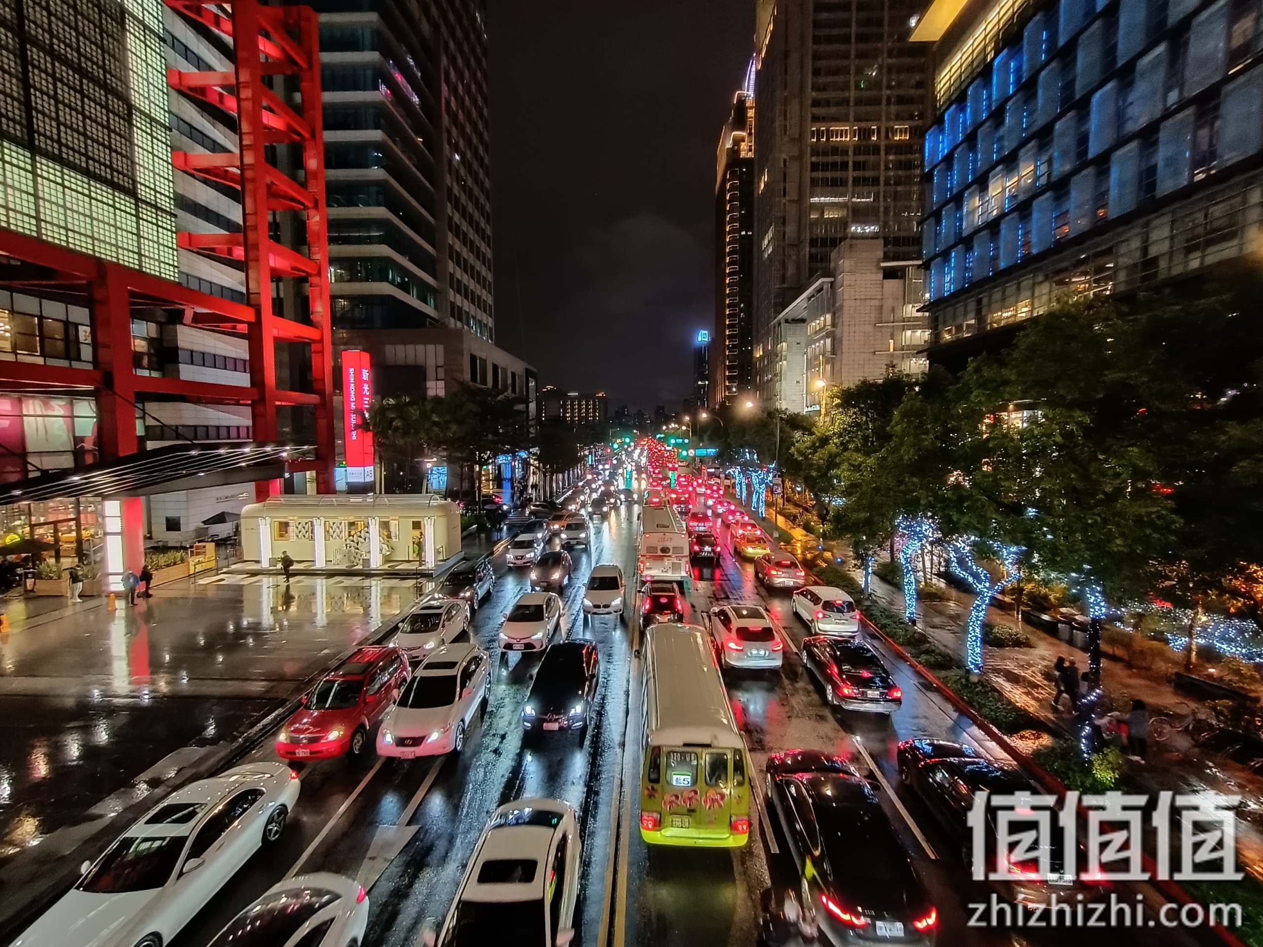 Realme 真我 X7 Pro 夜景样张