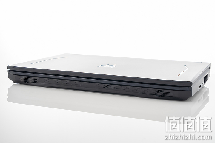 Acer 宏碁 掠夺者战斧700 游戏本前端