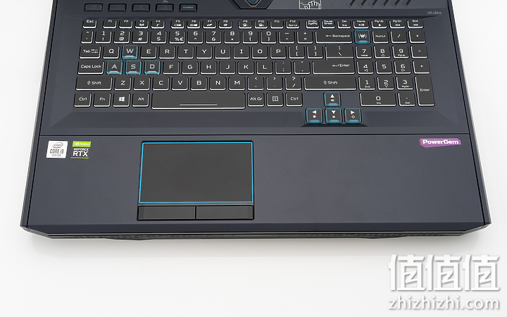 Acer 宏碁 掠夺者战斧700 游戏本C面
