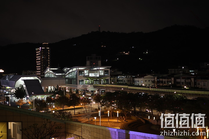 RF 50mm f/1.8 STM 镜头星芒表现