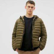 简约百搭！Bershka 巴适卡 06381644505 男士短款棉服