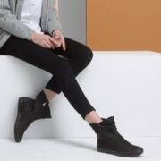 某猫¥1324！ECCO 爱步 Fara 法拉系列 女士加厚拉链圆头牛皮短靴 235423 到手￥543.5