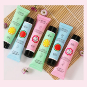 【樱色旗舰店】水果味滋润护手霜90g*3