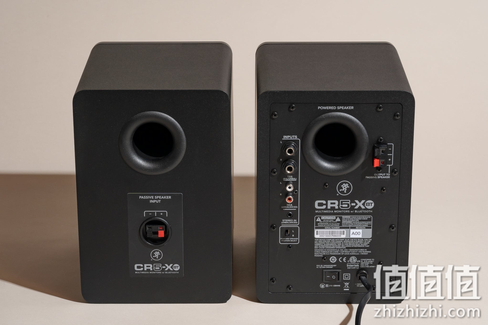 MACKIE CR5-XBT 电脑音箱有大量的接口