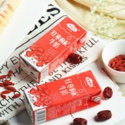 百亿补贴！新希望 红枣枸杞 牛奶 200g*12盒