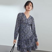 范思蓝恩 Z210271 女士V领碎花连衣裙
