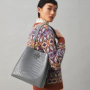 Tory Burch MCGRAW系列鳄鱼纹水桶单肩包
