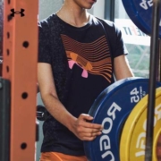 38节预售：安德玛 UAGraphicBranded 训练运动短袖T恤 1355647