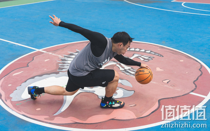 adidas Harden Vol.5 评测报告：极致地板流的战斗之选
