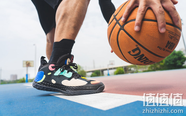adidas Harden Vol.5 评测报告：极致地板流的战斗之选