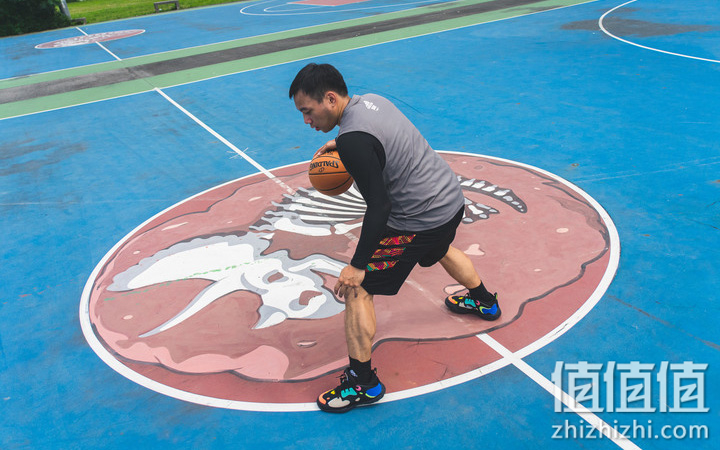 adidas Harden Vol.5 评测报告：极致地板流的战斗之选