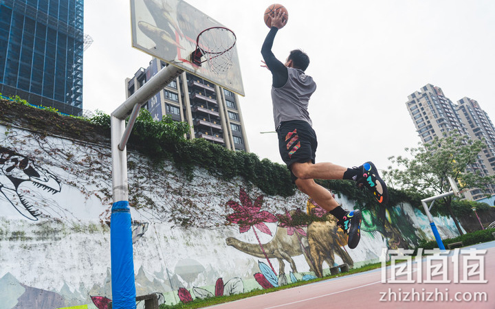 adidas Harden Vol.5 评测报告：极致地板流的战斗之选