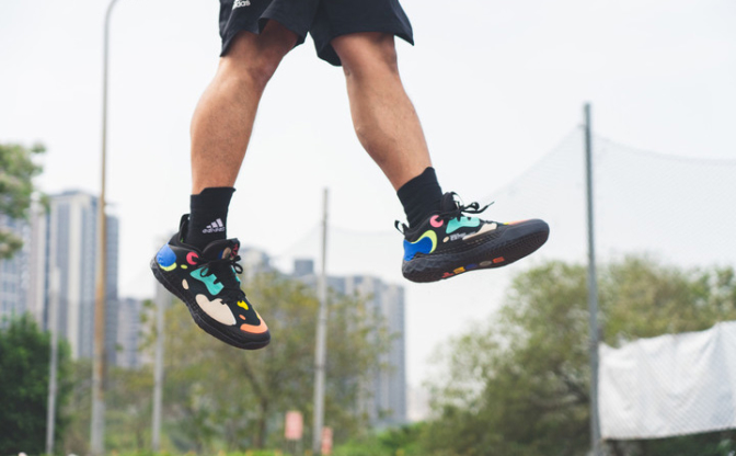 adidas Harden Vol.5 评测报告：极致地板流的战斗之选