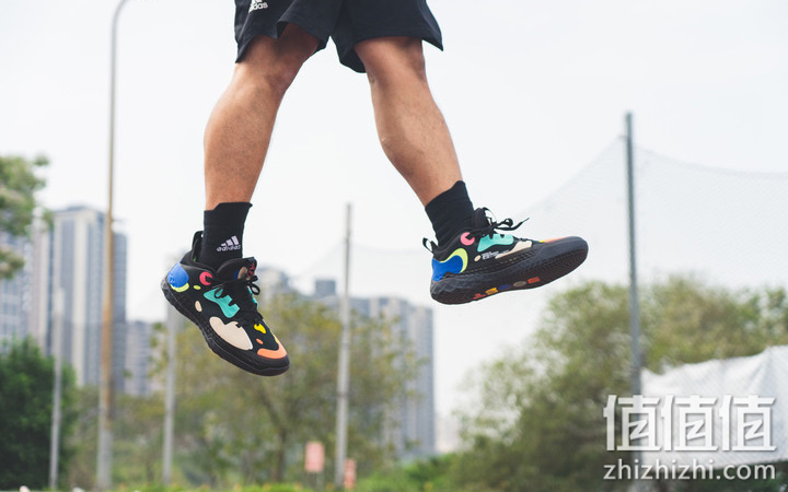 adidas Harden Vol.5 评测报告：极致地板流的战斗之选