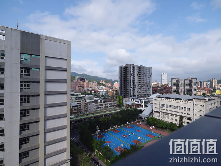 Fujifilm GFX100S 评测报告｜中画幅 x 一亿像素 x 高便携性